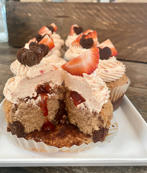 Strawberry & Brownie cupcake